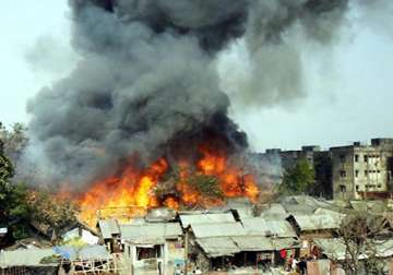 two children die in delhi slum fire