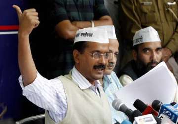 majority of people in delhi want aap to form govt