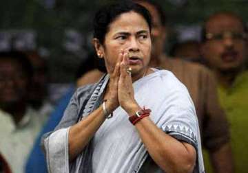 mamata banerjee to leave for singapore tomorrow to attract investment