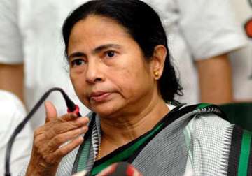 mamata admitted to kolkata nursing home