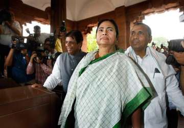 mamata loses cool as mps accuse her of ignoring other states