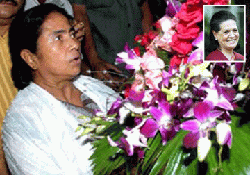 mamata sends get well soon bouquet to sonia residence