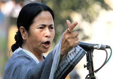 mamata sets 7 day deadline for maoists to lay down arms