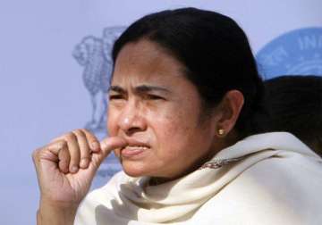mamata issues 15 day ultimatum to centre