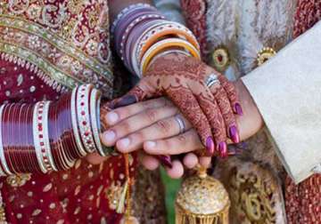 man held for cheating eight women using marriage as pretext