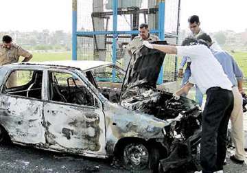 man woman in delhi suffer burn injuries after zen car catches fire