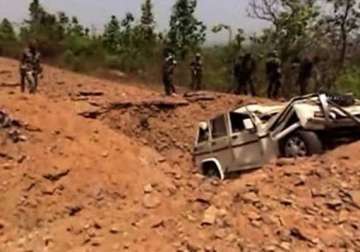 maoists attack civilian jeep 4 injured