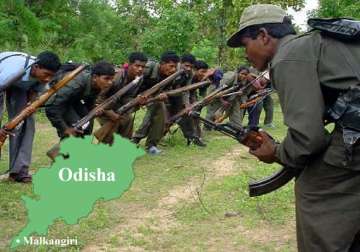 maoists gun down two odisha tribals