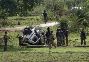 10 maoists killed in group clash in jharkhand