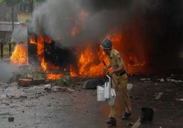 maoists torch vehicles