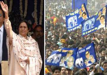 mayawati rally 19 trains 30 000 buses booked to ferry supporters
