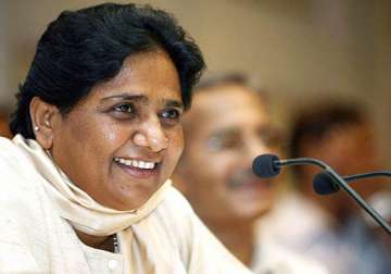 mayawati demands dalit member in lokpal drafting panel