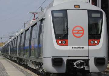 metro rail link between noida and greater noida to be completed by 2017