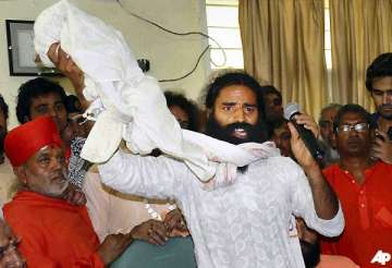 nothing wrong in using women s attire to flee says ramdev