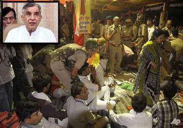 midnight police action helped in preventing casualties says bansal