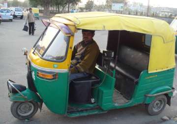 mobile app to track errant auto rickshaw taxi drivers in the city