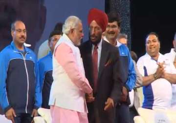 modi milkha singh flag off night marathon in surat