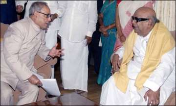 mukherjee reaches out to karunanidhi in patch up bid