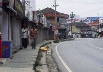 mullaperiyar hartal hits normal life in idukki