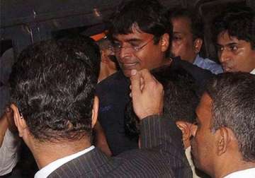 mumbai police conducts searches at gurunath s residence