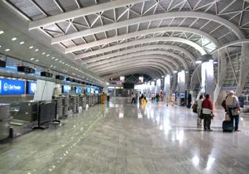 mumbai airport s main runway shutdown delayed by 3 4 days