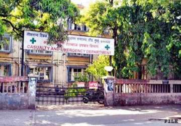 mumbai 47 doctors suffer food poisoning at government run hospital