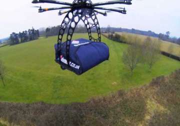 mumbai eatery delivers pizza using a drone