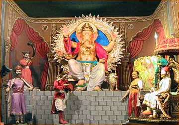 mumbai glitters as it welcomes lord ganesh