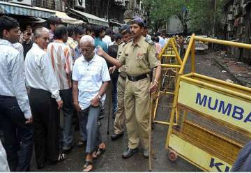 mumbai blasts 65 diamonds recovered from opera house site