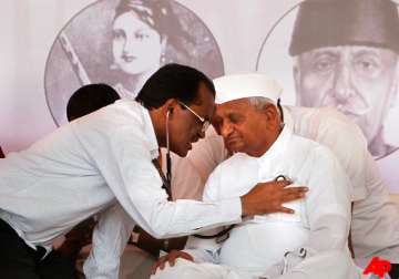mumbai doctors advise hazare to call off fast say he may suffer kidney failure