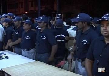 mumbai police takes help from local youths for night time patrolling