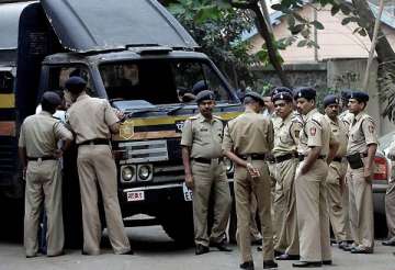 mumbai police to start helpline to nail corrupt cops