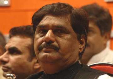 munde seeks to know why pawar not contesting upcoming ls polls