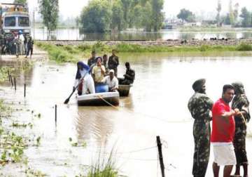 ndrf carries out rescue work in flood hit ferozepur