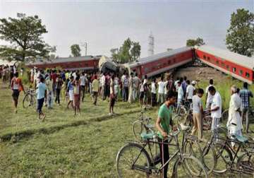 names of persons dead in dibrugarh rajdhani express derailment near chapra