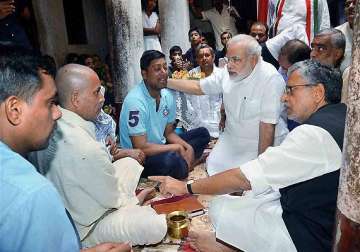 narendra modi reaches out to patna blast victims kin promises all help
