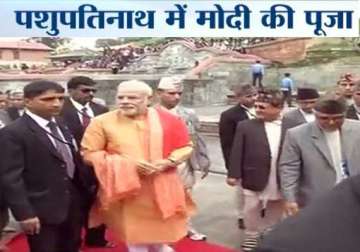 pm narendra modi offers prayers at kathmandu s pashupatinath temple