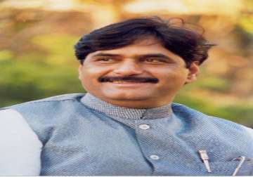 national flag to fly at half mast for gopinath munde