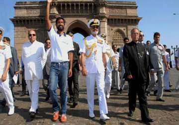 naval pilot abhilash tomy becomes first indian to sail round the world solo welcomed by president