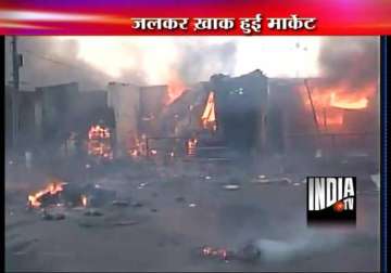 nearly 100 shops gutted in patna new market fire