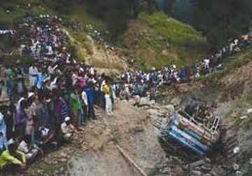 nine dead as taxi rolls down gorge in baramulla