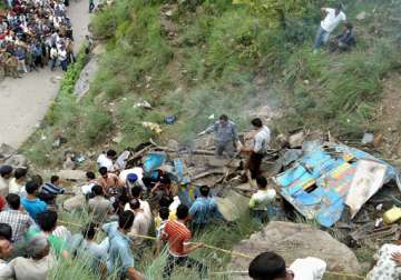 nine killed as bus falls into gorge