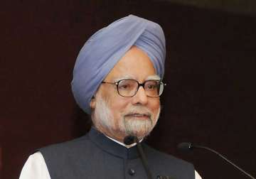 pm calls for relook at rti but says no dilution