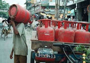 no subsidised lpg cylinders for mid day meal programme