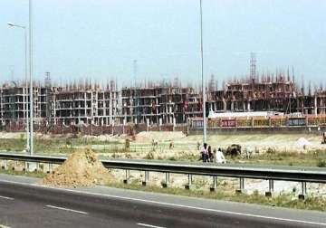noida flat buyers entitled to get full refund with interest sc