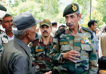 northern army commander visits forward posts on loc in kashmir