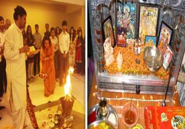 now arrange digital priest for lakshmi puja