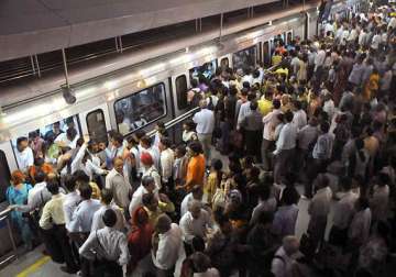 on raksha bandhan day delhi metro ridership crossed 20 lakh