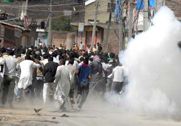 one dead 6 injured in kashmir valley protests