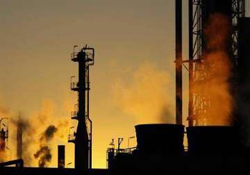 one killed 4 injured in fire at mangalore refinery